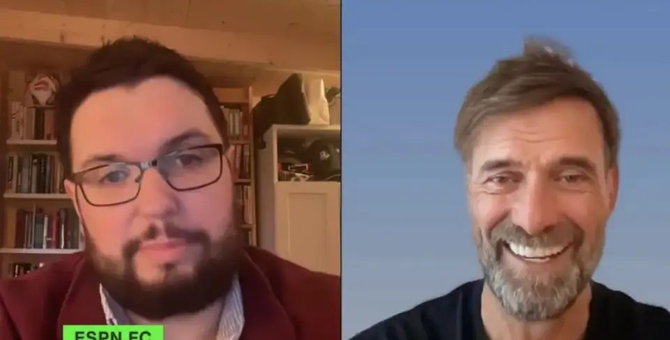 致敬联赛最后一尊大恐龙，他的球员生涯是半部英超历史